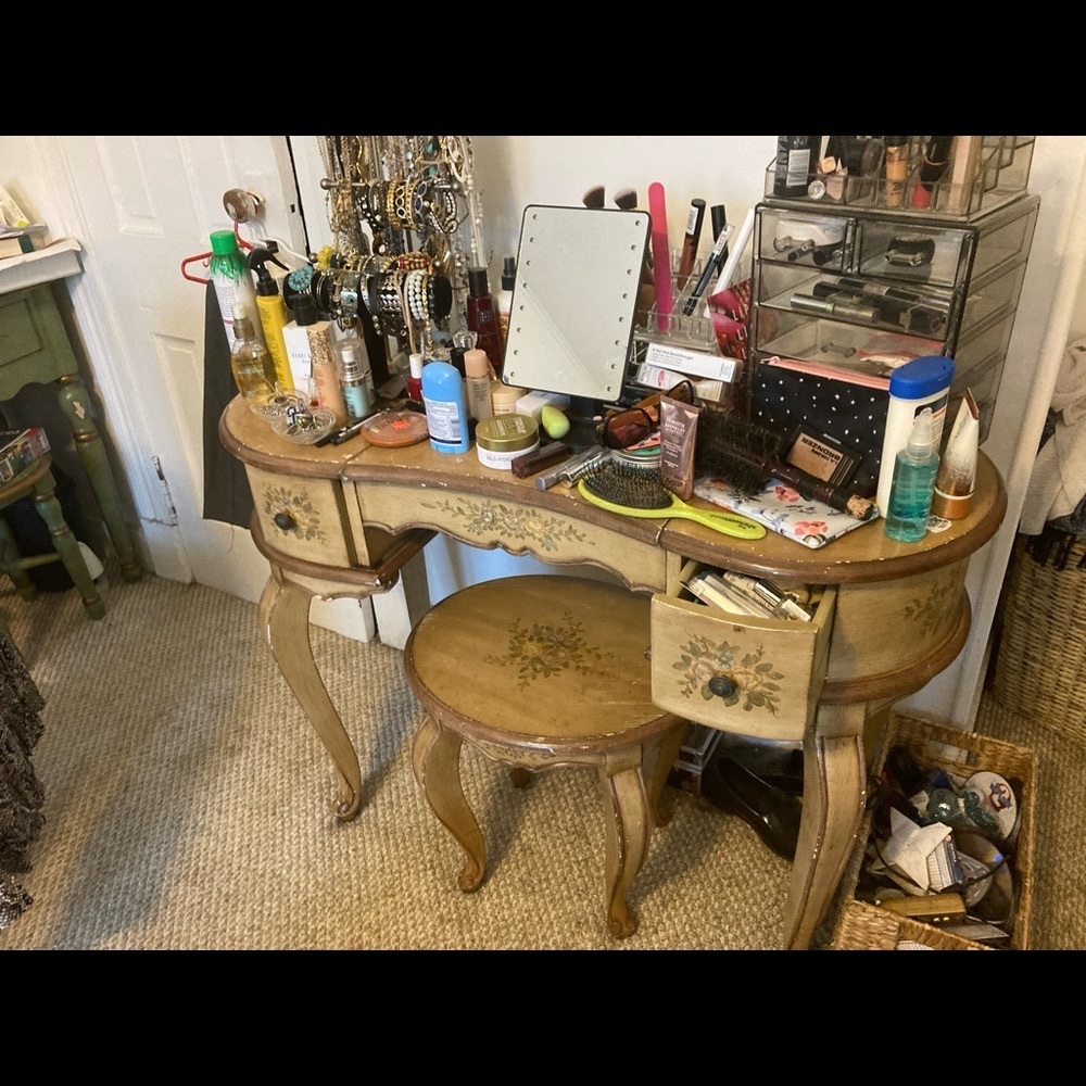 COPY - COPY - Peter Andrews tan vanity table pain…